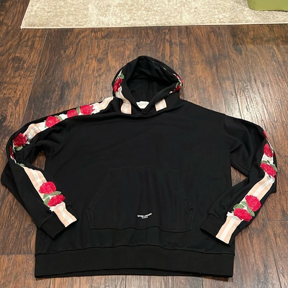 LIFTED ANCHORS FLORAL HOODIE BLACK size L embroidered roses on sleeves and hoodi
